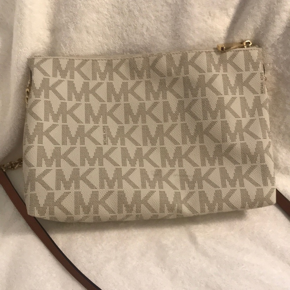 Michael Kors purse - Picture 2 of 4